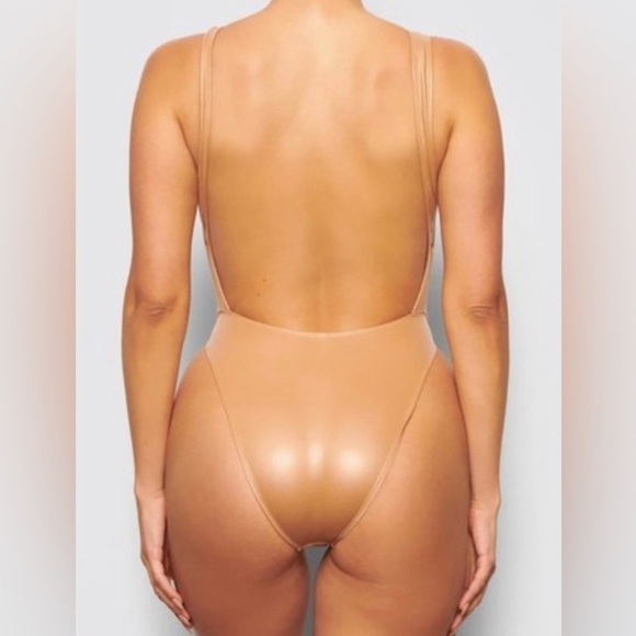 Nwt 🌺 SKIMS WET JERSEY CUTOUT BODYSUIT Sz XL - Ochre - Picture 3 of 6